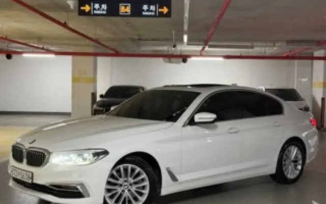 더K9 중고차 5시리즈 (G30) 520d xDrive 럭셔리 플러스 매물 사진 8 - 2019/10 153,221km